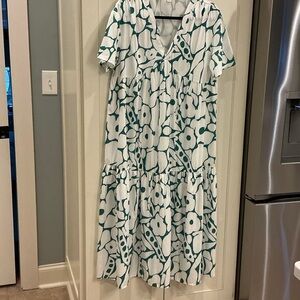 Women’s v neck teal/white maxi dress, short sleeve, size medium